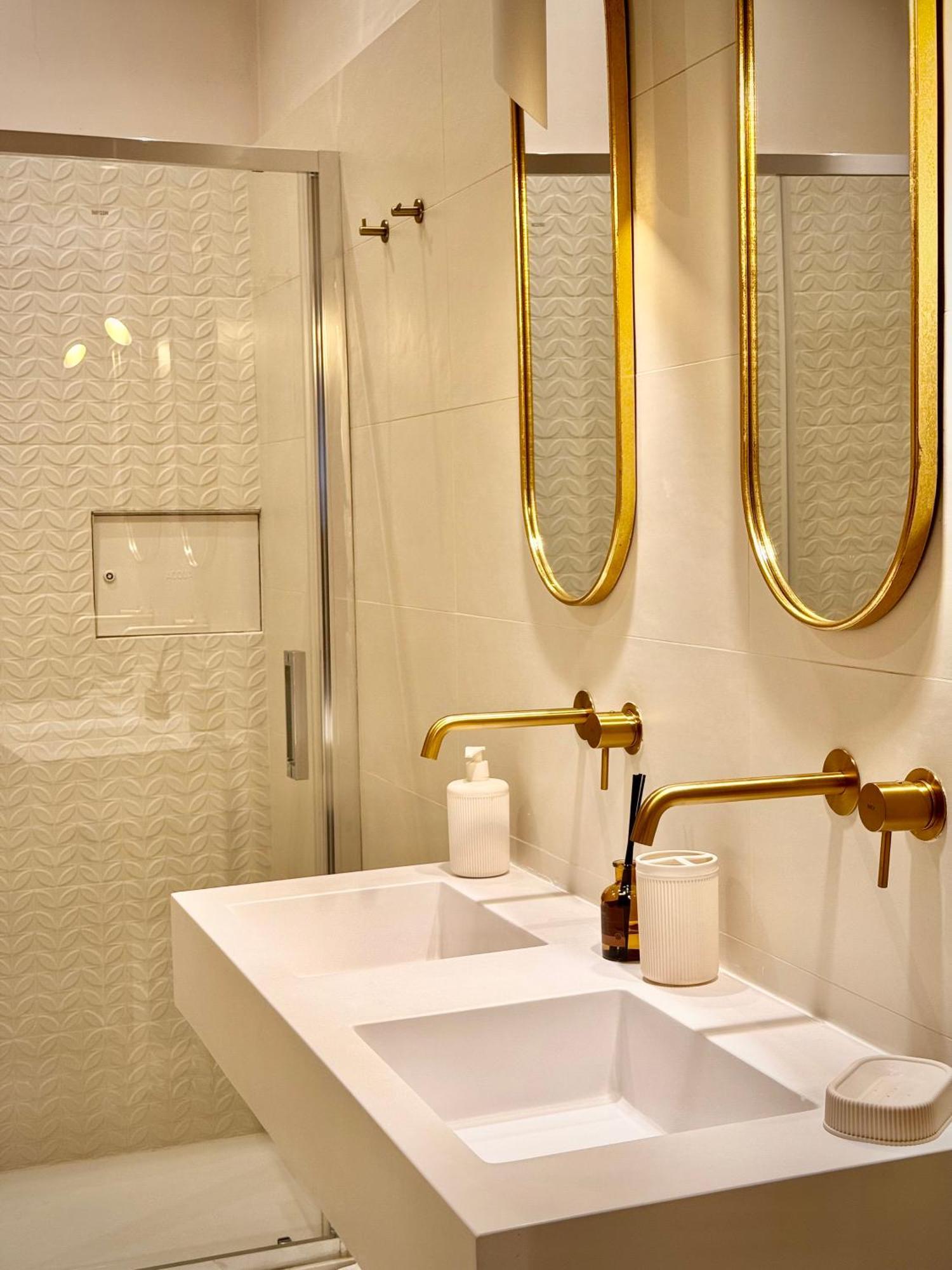 Art N Shelter Apartament Бари Екстериор снимка