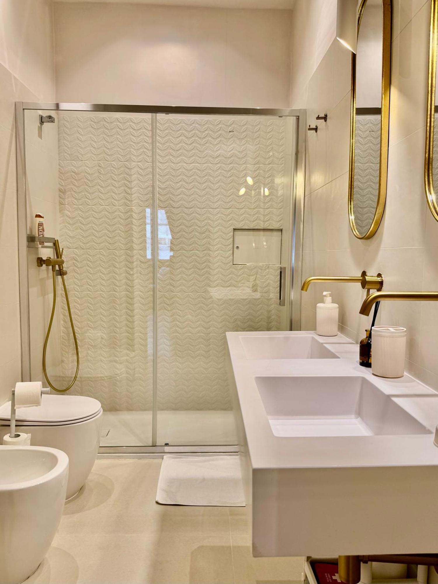 Art N Shelter Apartament Бари Екстериор снимка